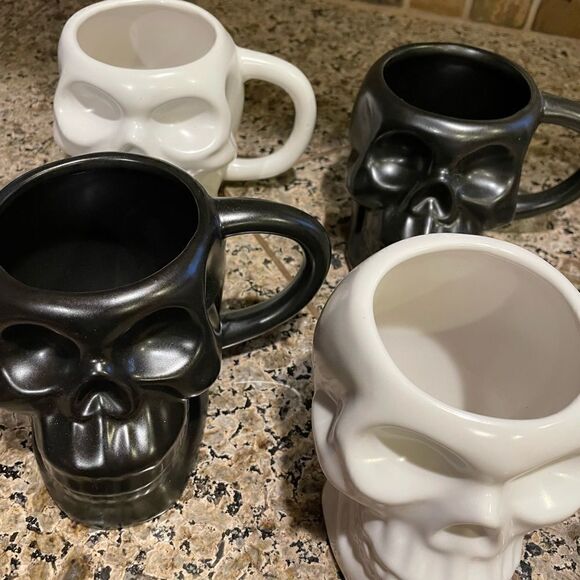 Hyde and EEK Stoneware Skull Mugs Set of 4 with 3 Shot Glasses - Picture 9 of 16